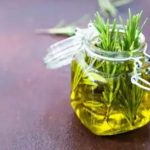 How to use rosemary oil to grow hair in bald patches