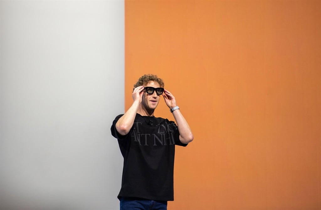 News24 Business | Facebook, Instagram group bets on normal-looking AR glasses, celeb AI voices