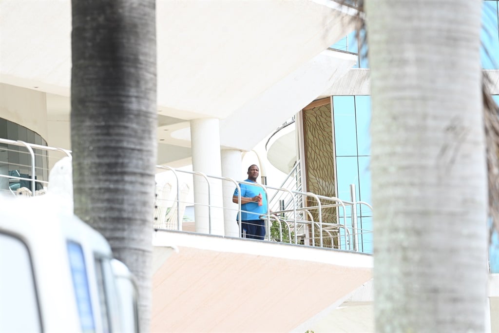 Snl24 | WATCH: SARS raids Mam’Mkhize’s house!