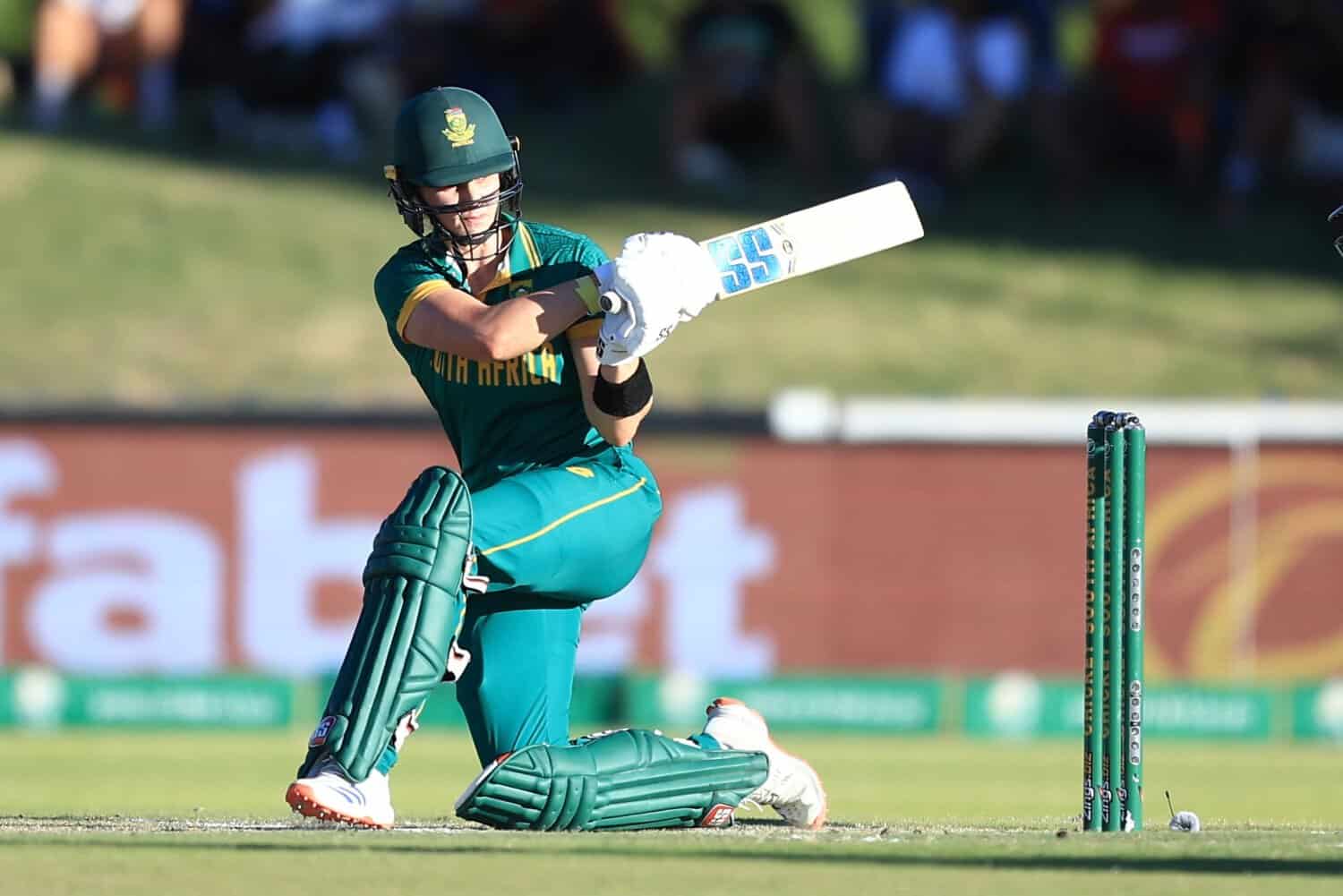 Wolvaardt leads Proteas to convincing victory over England