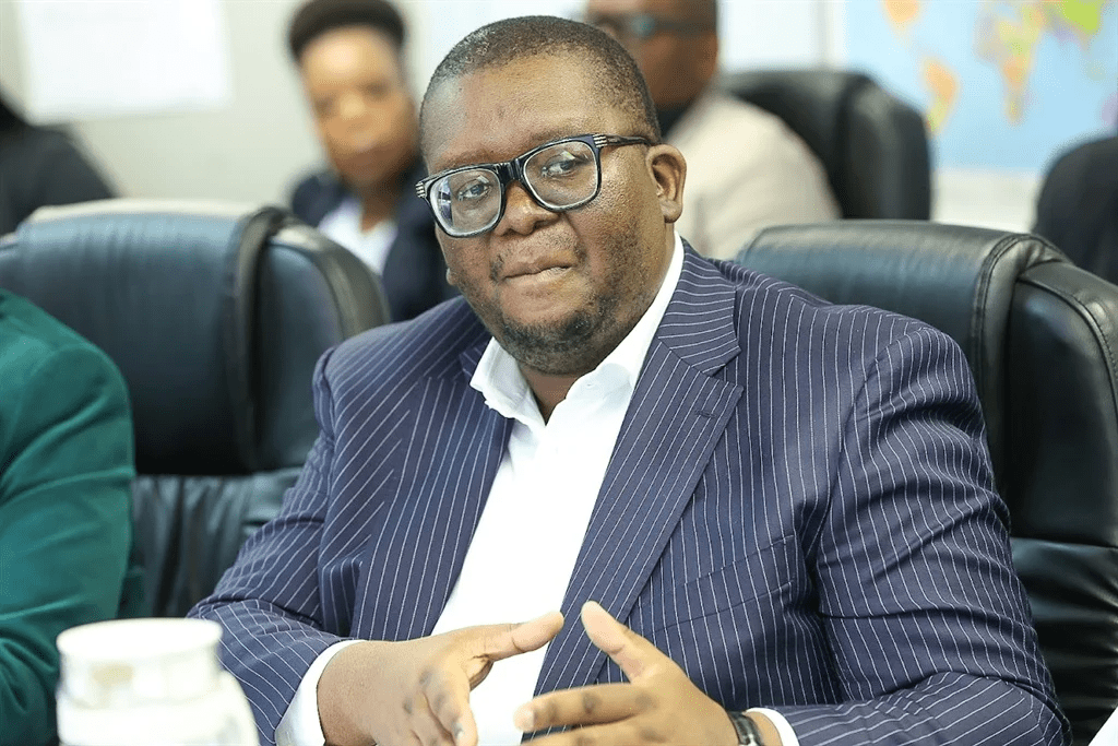 Politics — and money — torpedo Thulasizwe Buthelezi’s Ulundi office move