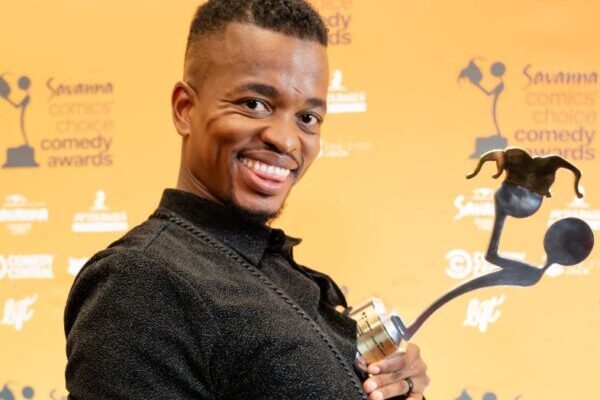 Mpho Popps wins Comedian of the Year Award