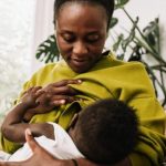 How to relieve engorged breasts as a nursing mother
