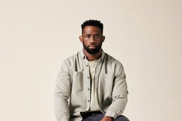 Siya Kolisi spotted enjoying his single life at a club (Video)