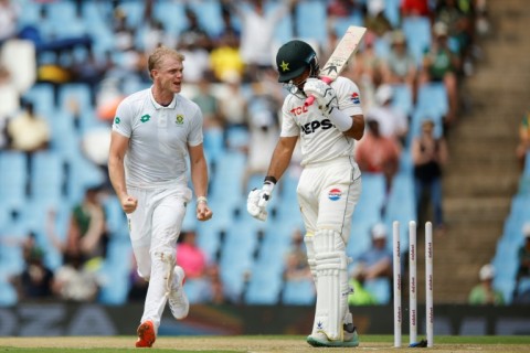 Paterson, Bosch give South Africa edge over Pakistan in first Test