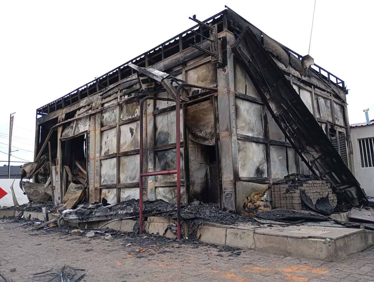 SA govt urges citizens to ‘remain calm’ amid Mozambique protests and prison escape