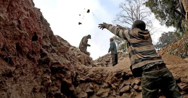 Six more illegal miners emerge from Stilfontein mine shaft