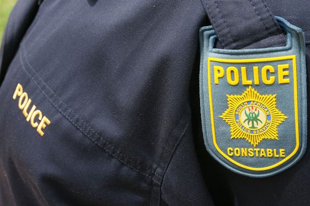 Snl24 | Cop ‘rapes suspect’ in cells