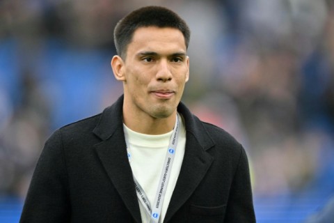 Gomez needs ‘bit of time’ before Brighton debut
