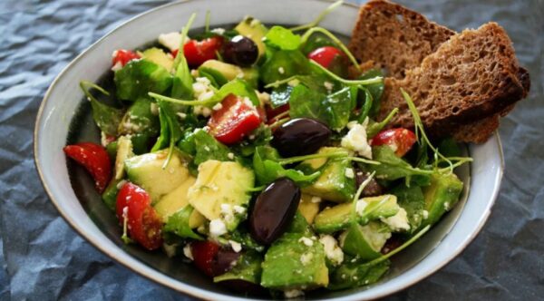 4 ways to turn yourself into a salad lover