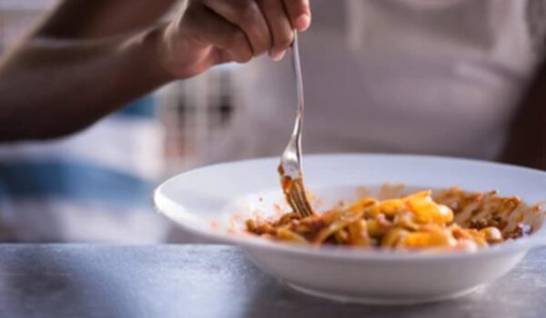 What should be the ideal gap between lunch and dinner?