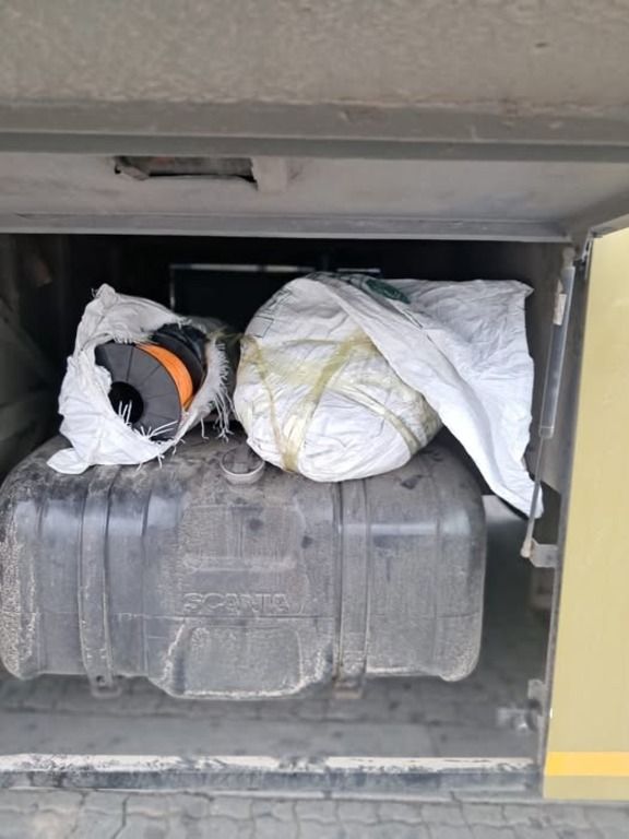 Explosives discovered on Zimbabwe-SA bus during Beitbridge border search