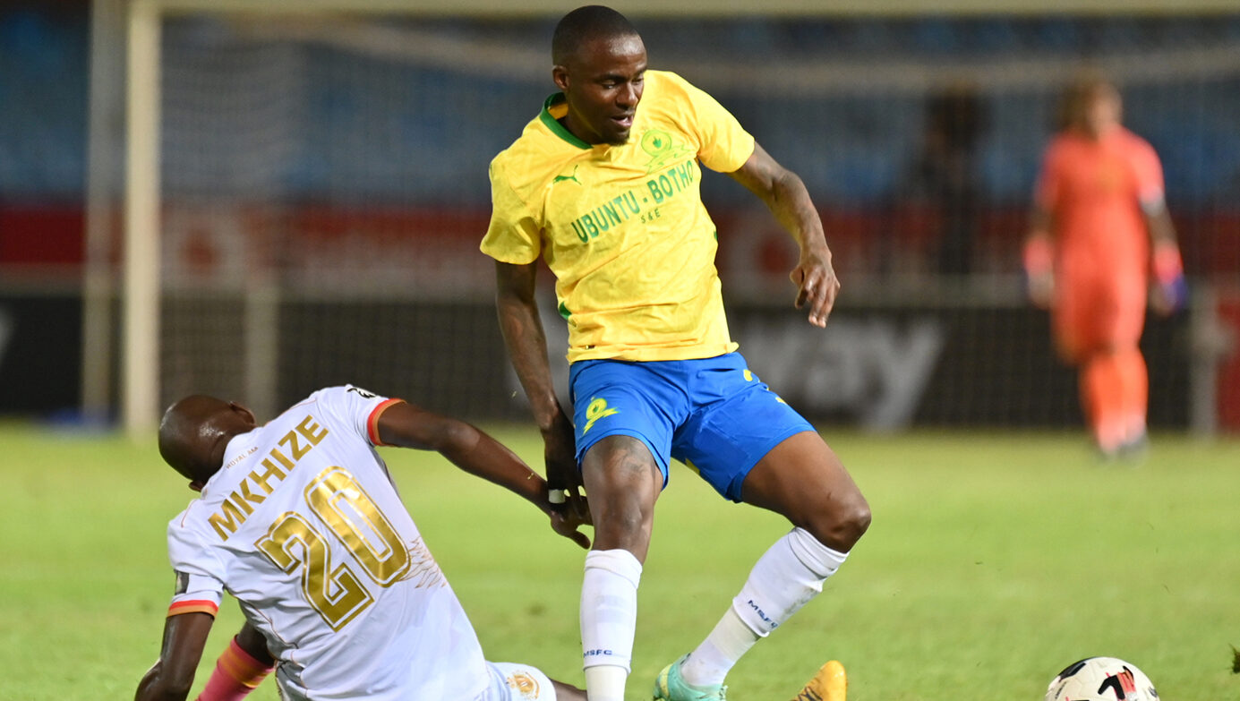 Kaizer Chiefs bosses finalising talks to bring Thembinkosi Lorch to Naturena 