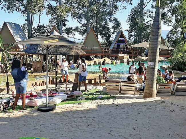 Holiday scam accused released on R10k bail