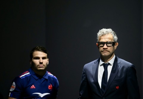 Dupont returns to Six Nations as France bid to dethrone Ireland