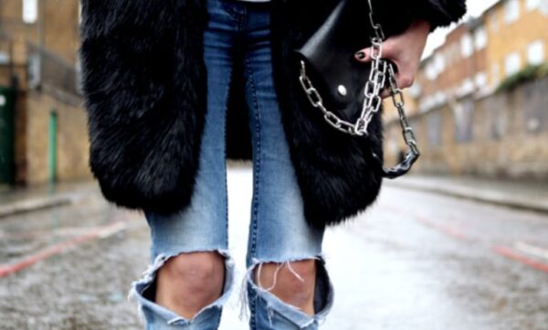 How to make ripped jeans at home easily