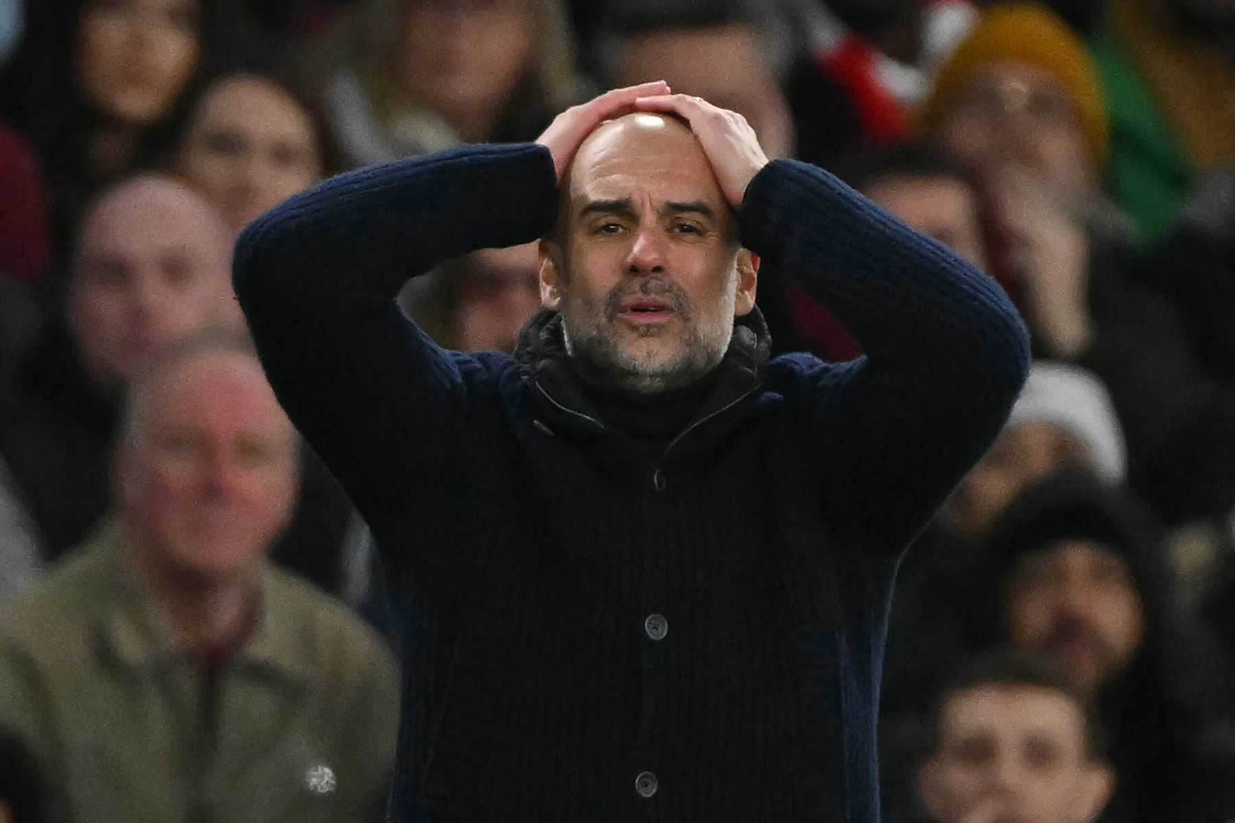 Arsenal thrash Man City to boost title challenge, Man Utd lose to Palace
