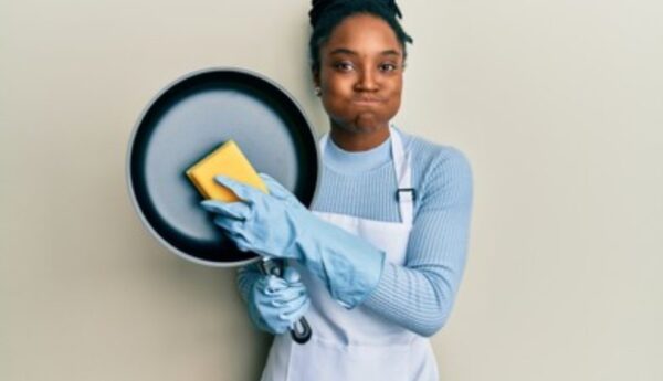 Harvard doctor reveals 3 TOXIC items present in homes, two are in the kitchen