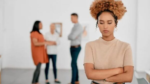 5 signs your colleague is jealous of you and how to deal with it