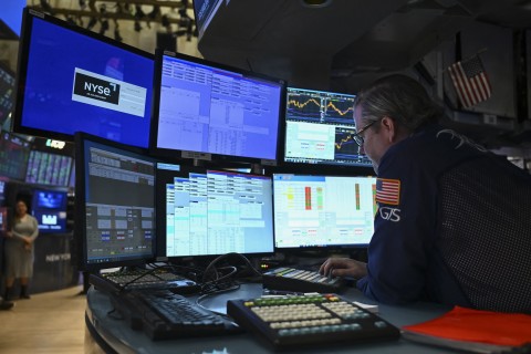 Asian markets advance after Wall St gains, US Postal Service U-turn