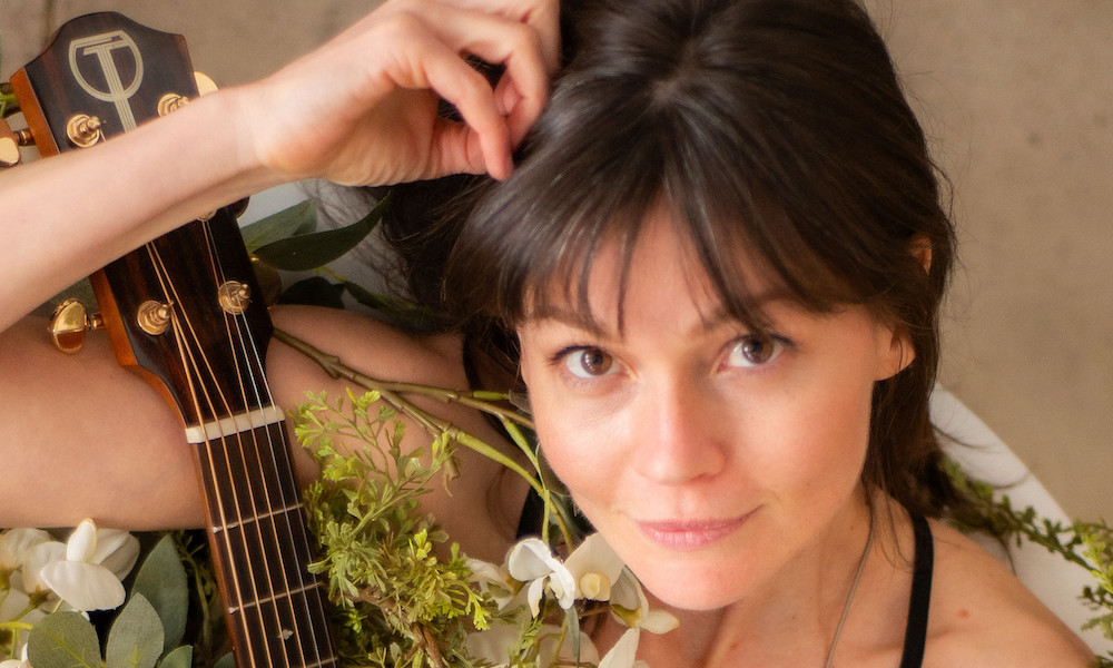 Sarah Banker Releases Bewitching New Single “FRIENDS”