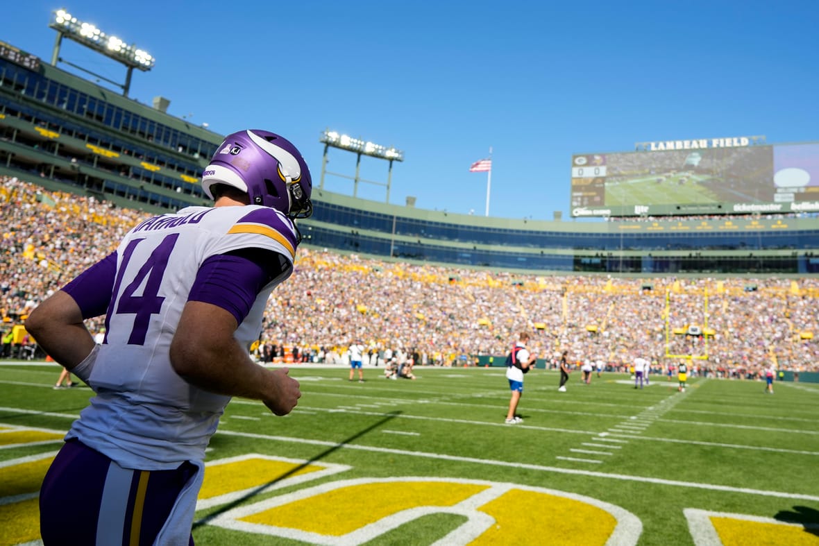 Former NFLer Warns Vikings about Sam Darnold Move