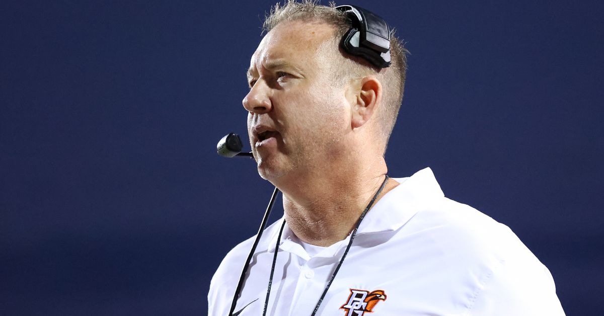 Eagles hire Bowling Green’s head coach as their new QB coach