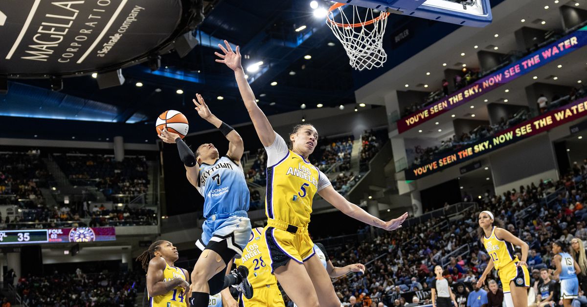 Chennedy Carter just put up the most ridiculous statline you’ll see