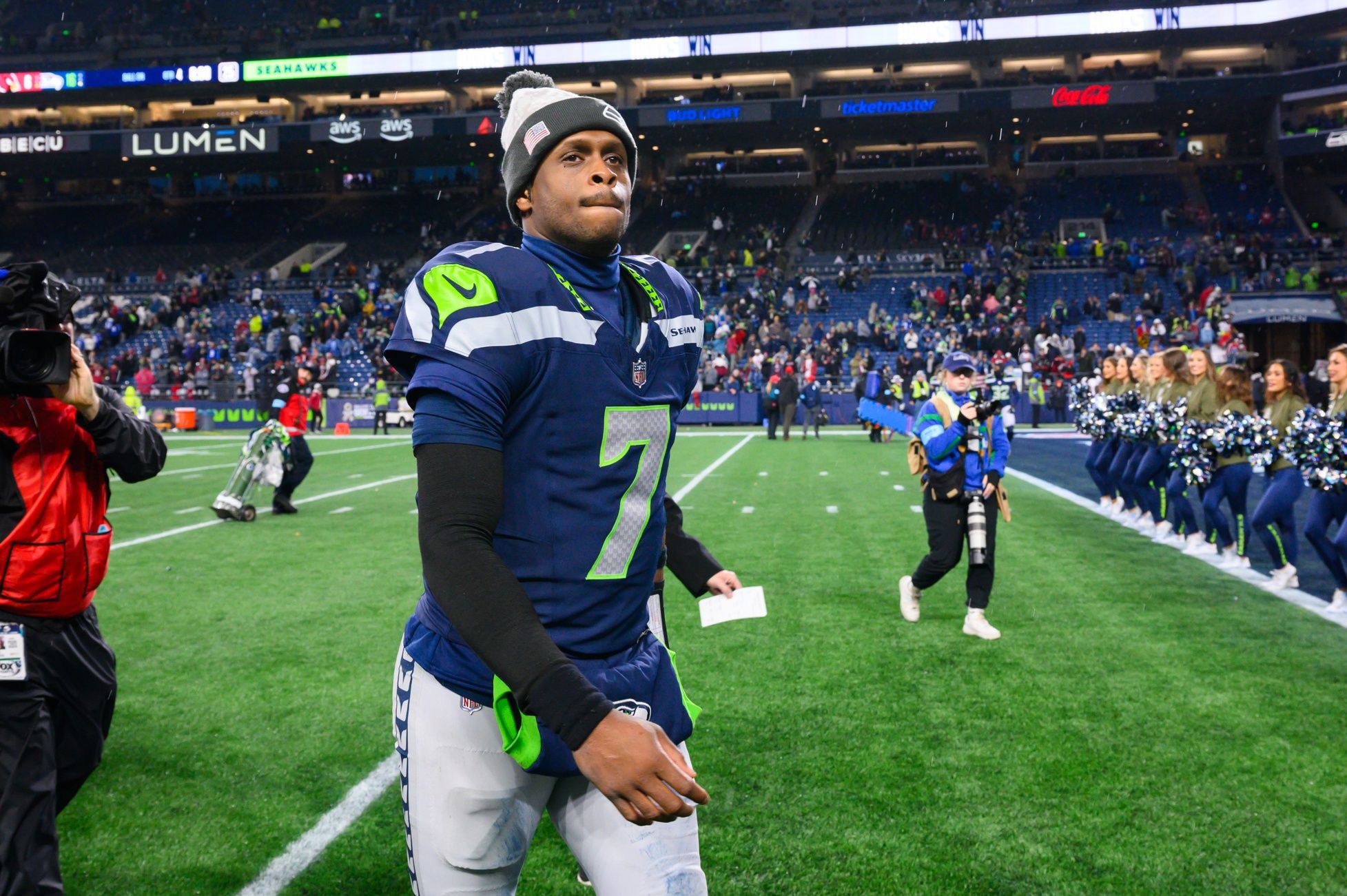 Seahawks Predicted to Stun NFL by Parting Ways With Geno Smith, Signing 503-TD, 4-Time NFL MVP
