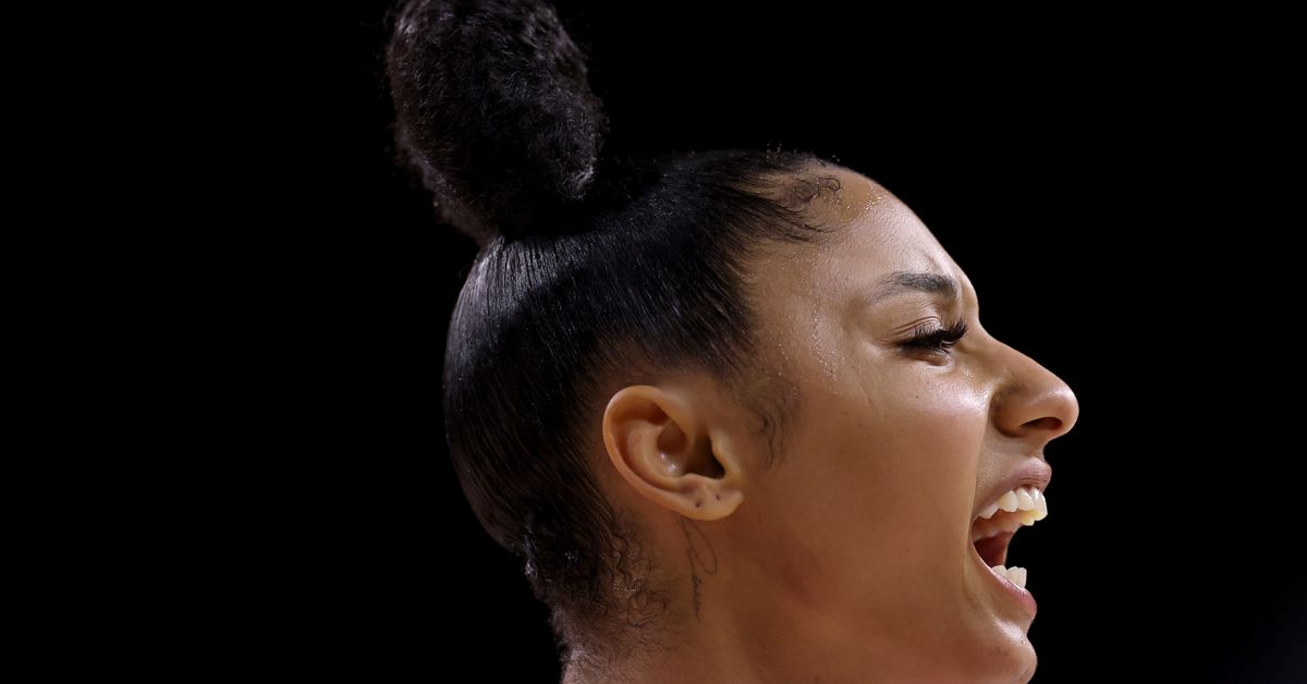 JuJu Watkins cements her case for the best player in women’s college basketball as USC beats UCLA again
