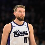 Kings C Domantas Sabonis leaves game vs. Rockets with apparent left hamstring injury