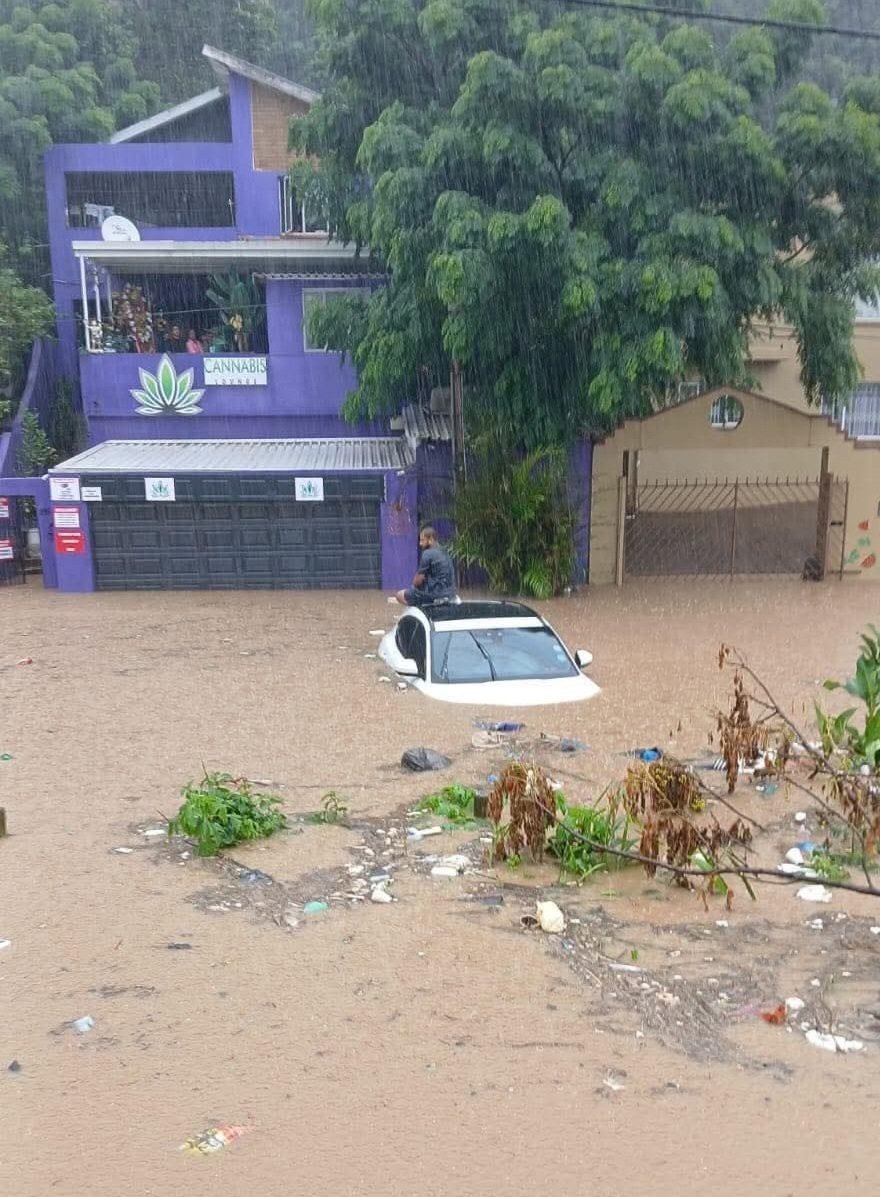 Snl24 | WATCH | Flood Nightmare: Man trapped on car roof!