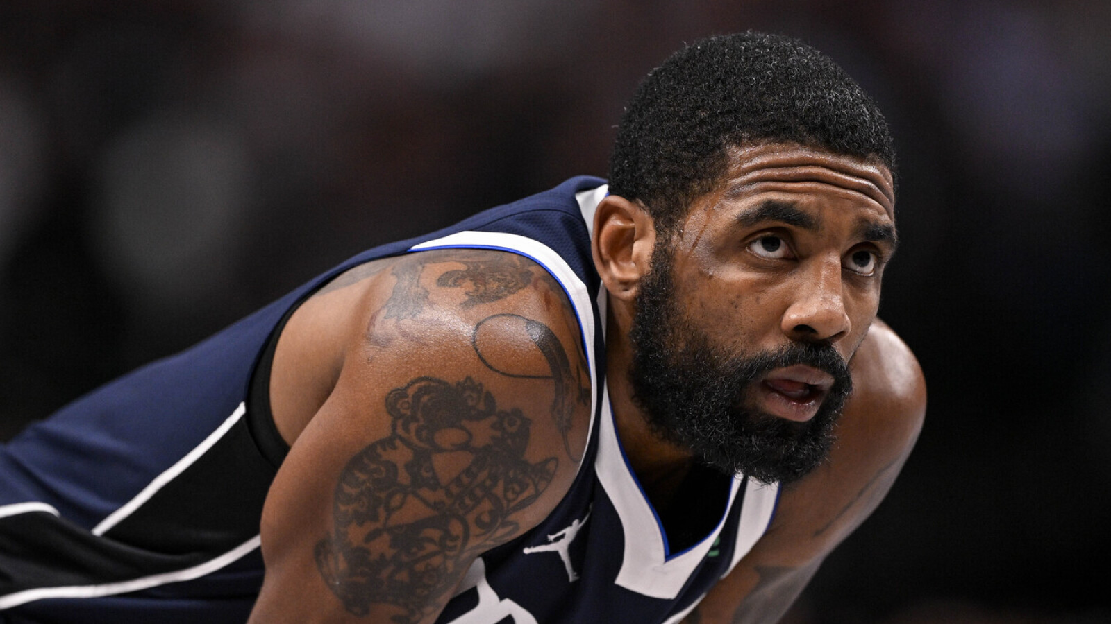 Watch: Kyrie Irving sinks free throws after suffering knee injury