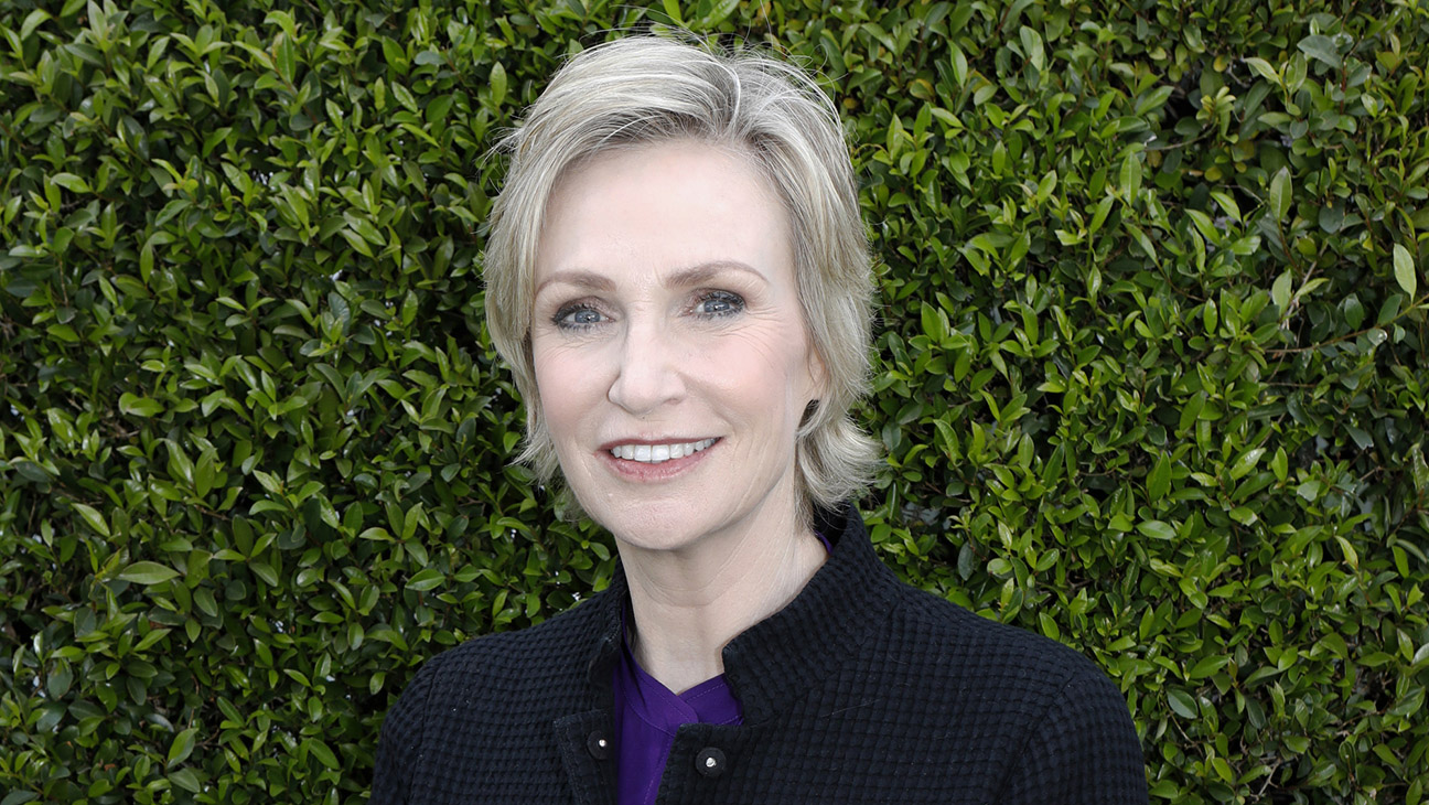 Boulder Film Fest: Jane Lynch, Beloved Comedy Vet and ‘Only Murders’ Scene Stealer, Tapped for Entertainer of the Year Award