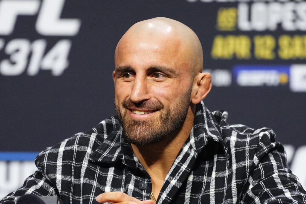 Alexander Volkanovski receives $1million challenge from undercard fighter during UFC 314 press conference