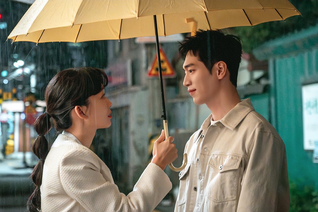 Seo Kang Jun And Jin Ki Joo Share A Romantic Moment In The Rain On “Undercover High School”