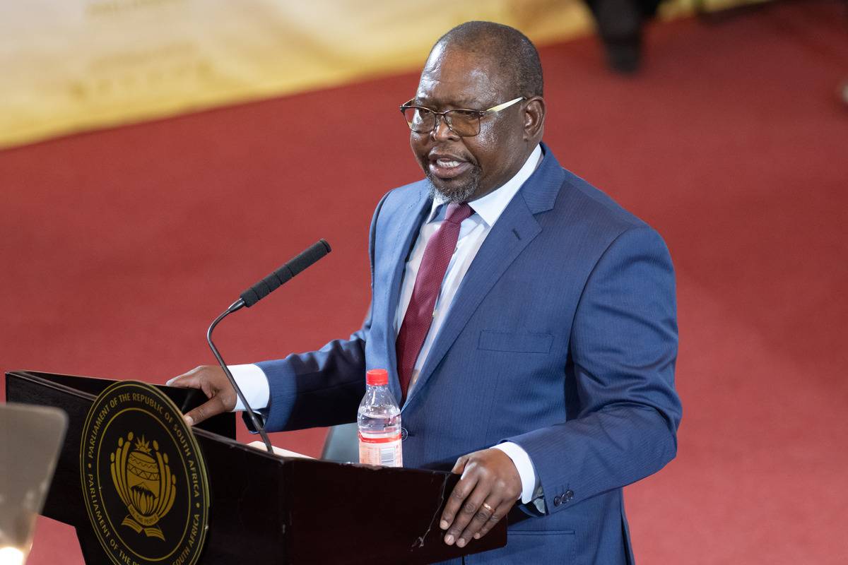 Government must commit to allocating funds for healthcare, health experts say