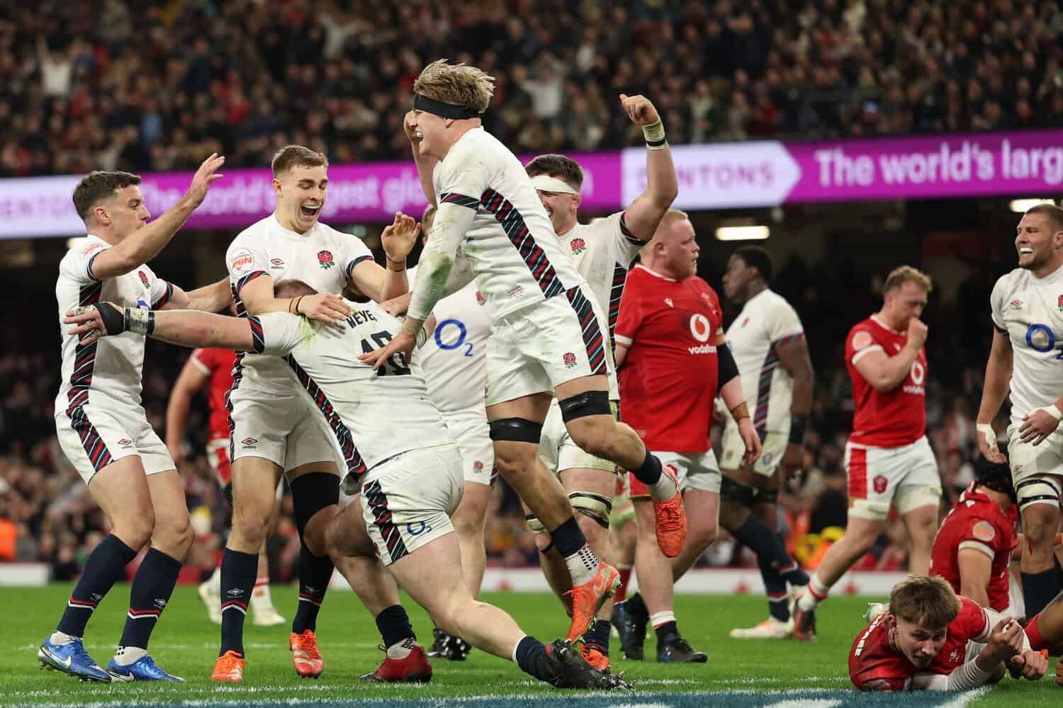 England stay in Six Nations title hunt with Wales rout