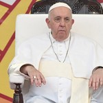 Pope Francis acknowledges fragility in hospital message