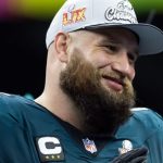 Lane Johnson, Eagles agree to contract extension through 2027