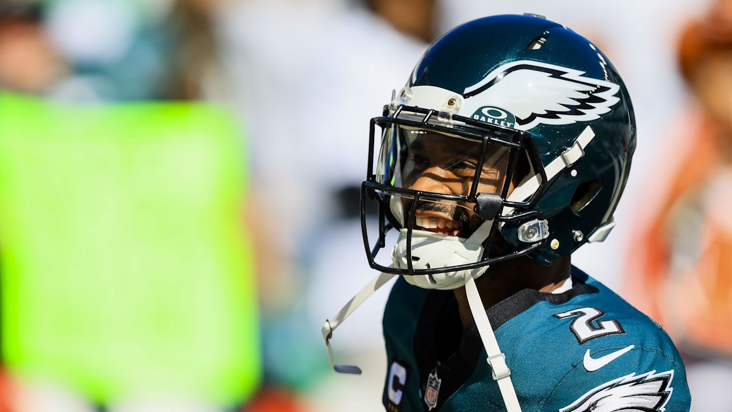 Darius Slay Shares Official Goodbye To Eagles Fans, Philly After Move to Steelers