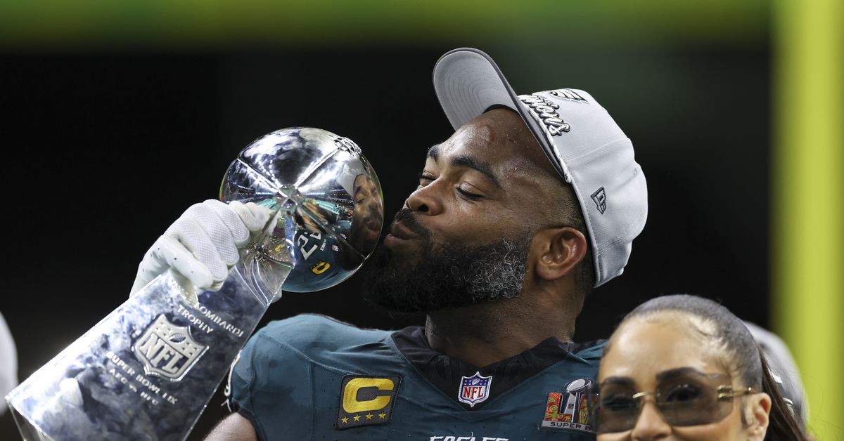 Brandon Graham officially announces his retirement