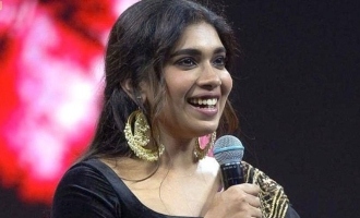 Dushara Vijayan Praises Vikram & Recites Poem at ‘Veera Dheera Sooran