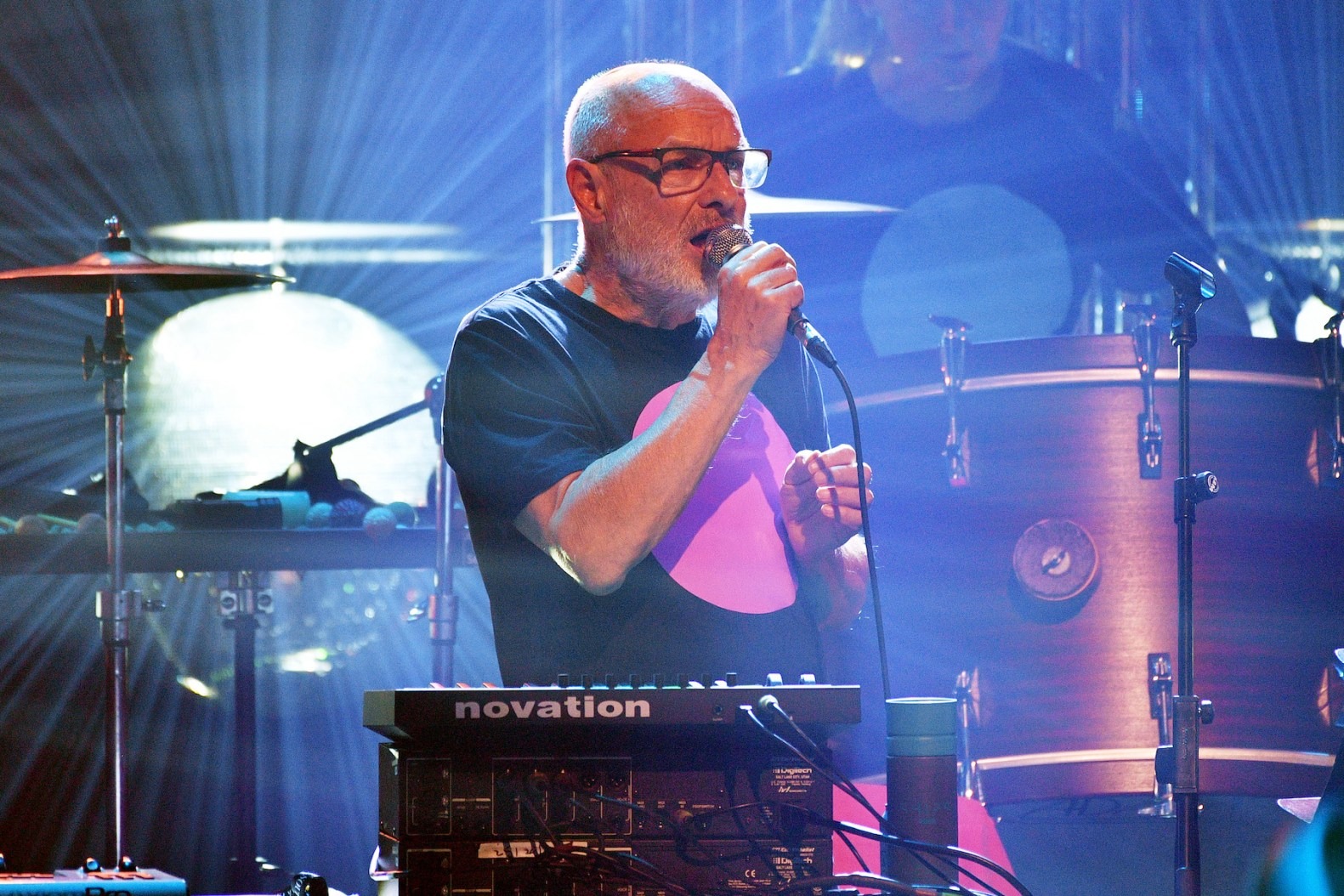 Brian Eno Releases Surprise New Apple Music-Only Album ‘Aurum’