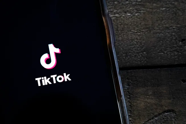 Senators Urge Trump To Officially Extend TikTok Deadline as Negotiations Continue