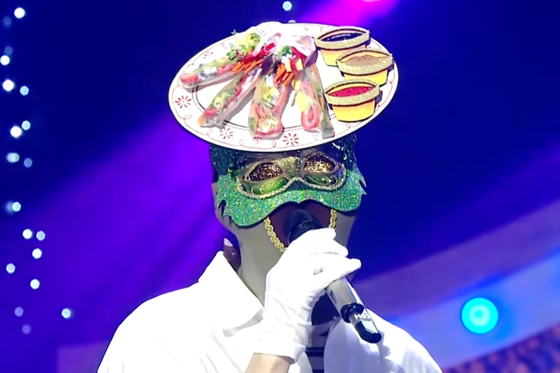 Watch: Rookie Boy Group Member Talks About Going From Athlete To Idol On “The King Of Mask Singer”